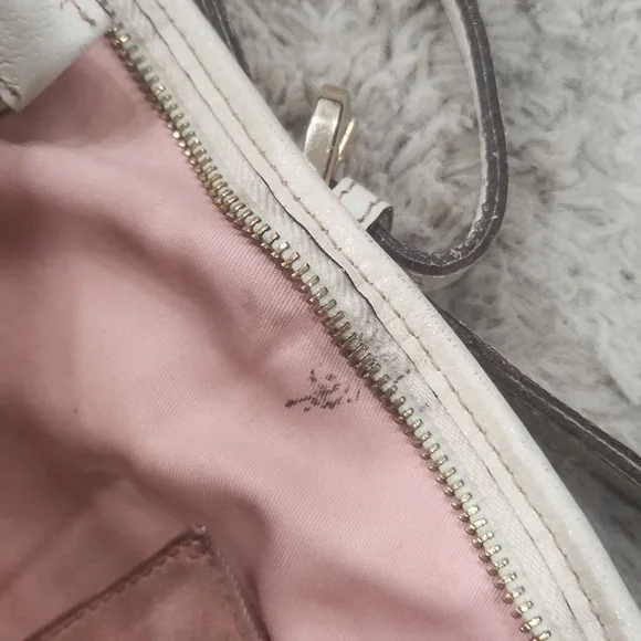 Gucci Pink Crossbody Bag with Gold Accents - Picture 10 of 15